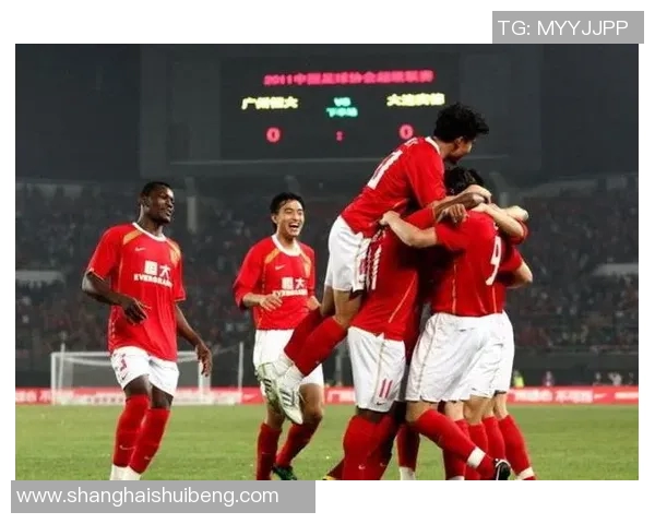2011年实德与恒大巅峰对决回顾:足球历史上的经典瞬间与战术较量 2011年实德与恒大巅峰对决回顾:足球历史上的经典瞬间与战术较量